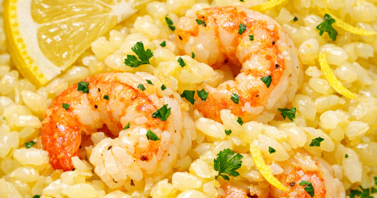 Risotto al Limone e Gamberi: Il Piatto che sa di Mare e Sole