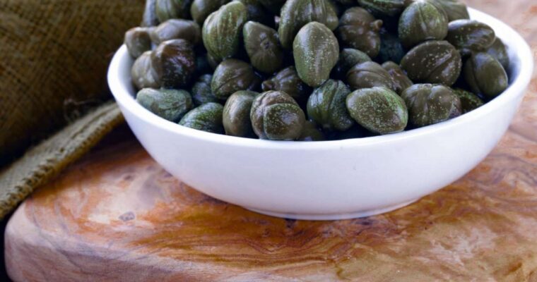 Capperi, le Gemme Salate del Mediterraneo